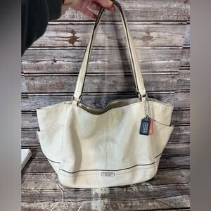 Coach Carrie F23284 Shoulder bag Ivory